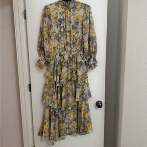 Chic 3/4 sleeve chiffon floral Maxi Dress in grey and yellow multi.  Size XS